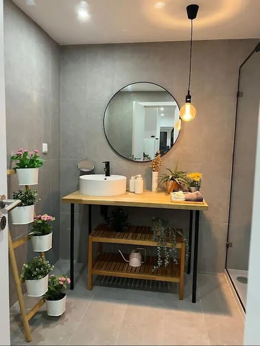 Luxury Artistic Digital Nomad Getaway W/ Terrace Apartment Lisbon