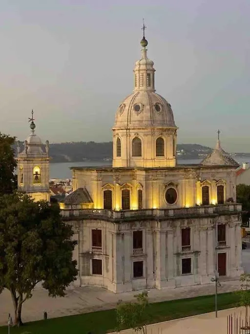 Luxury Artistic Digital Nomad Getaway W/ Terrace Apartment Lisbon 0*,  Portugal