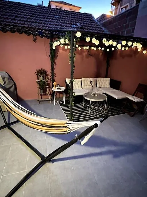 Luxury Artistic Digital Nomad Getaway W/ Terrace Apartment Lisbon