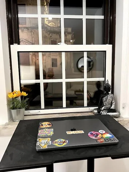 Luxury Artistic Digital Nomad Getaway W/ Terrace Apartment Lisbon Portugal