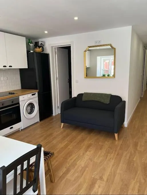 Luxury Artistic Digital Nomad Getaway W/ Terrace Apartment Lisbon 0*,  Portugal
