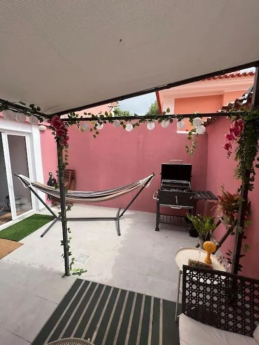 Luxury Artistic Digital Nomad Getaway W/ Terrace Apartment Lisbon