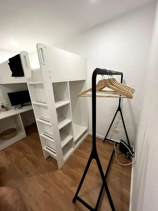 Luxury Artistic Digital Nomad Getaway W/ Terrace Apartment Lisbon